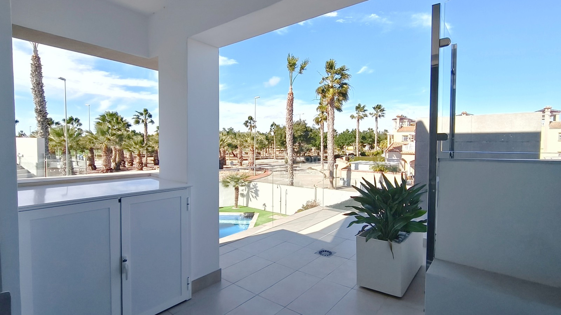 Resale - Villa -
Guardamar del Segura - El Raso