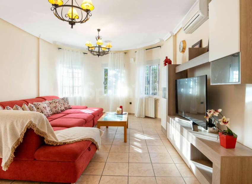 Resale - Villa -
La Florida