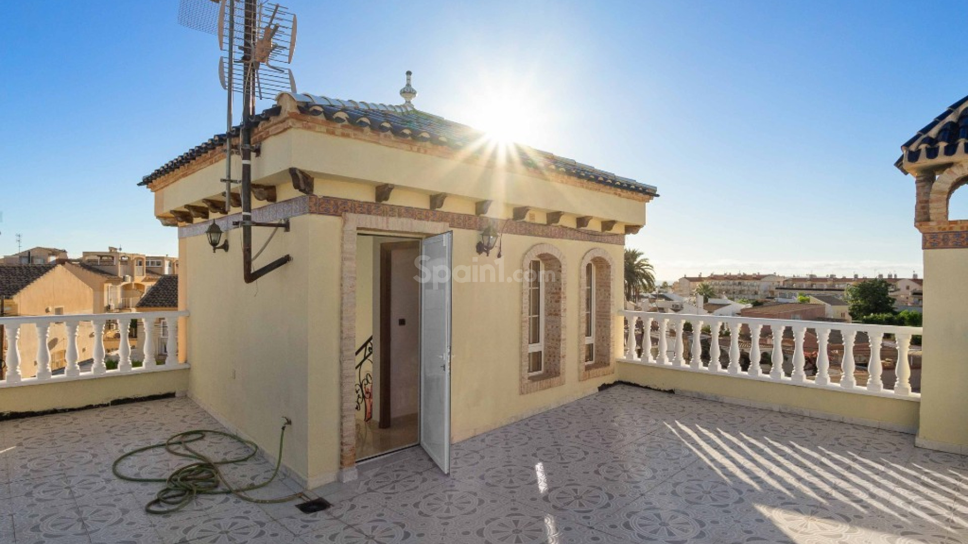 Resale - Villa -
La Florida