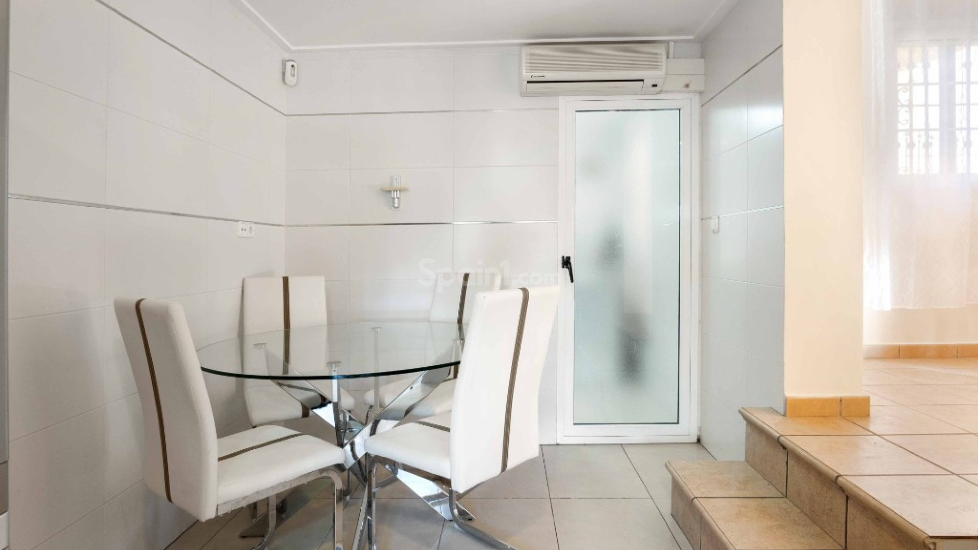 Resale - Villa -
La Florida