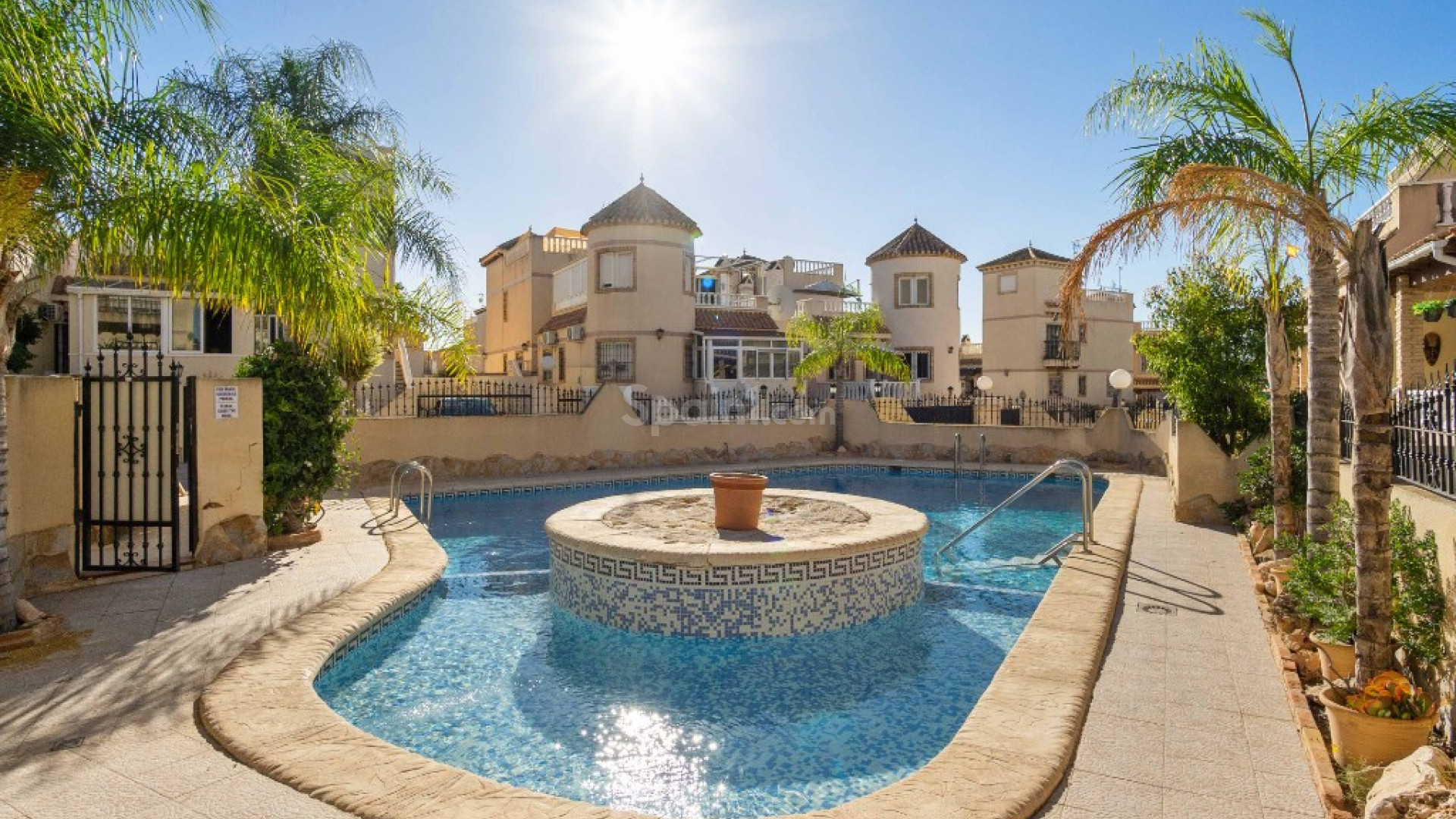 Resale - Villa -
La Florida