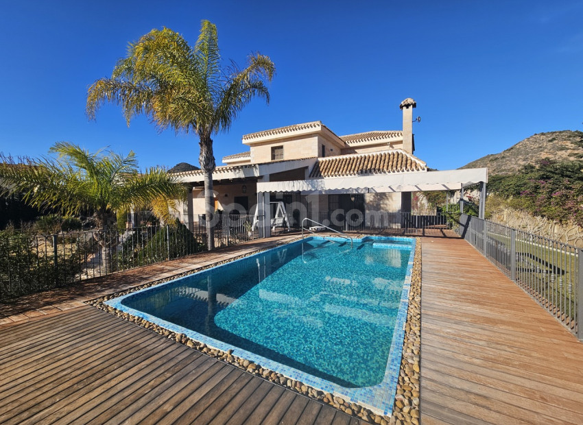 Resale - Villa -
La Manga Club