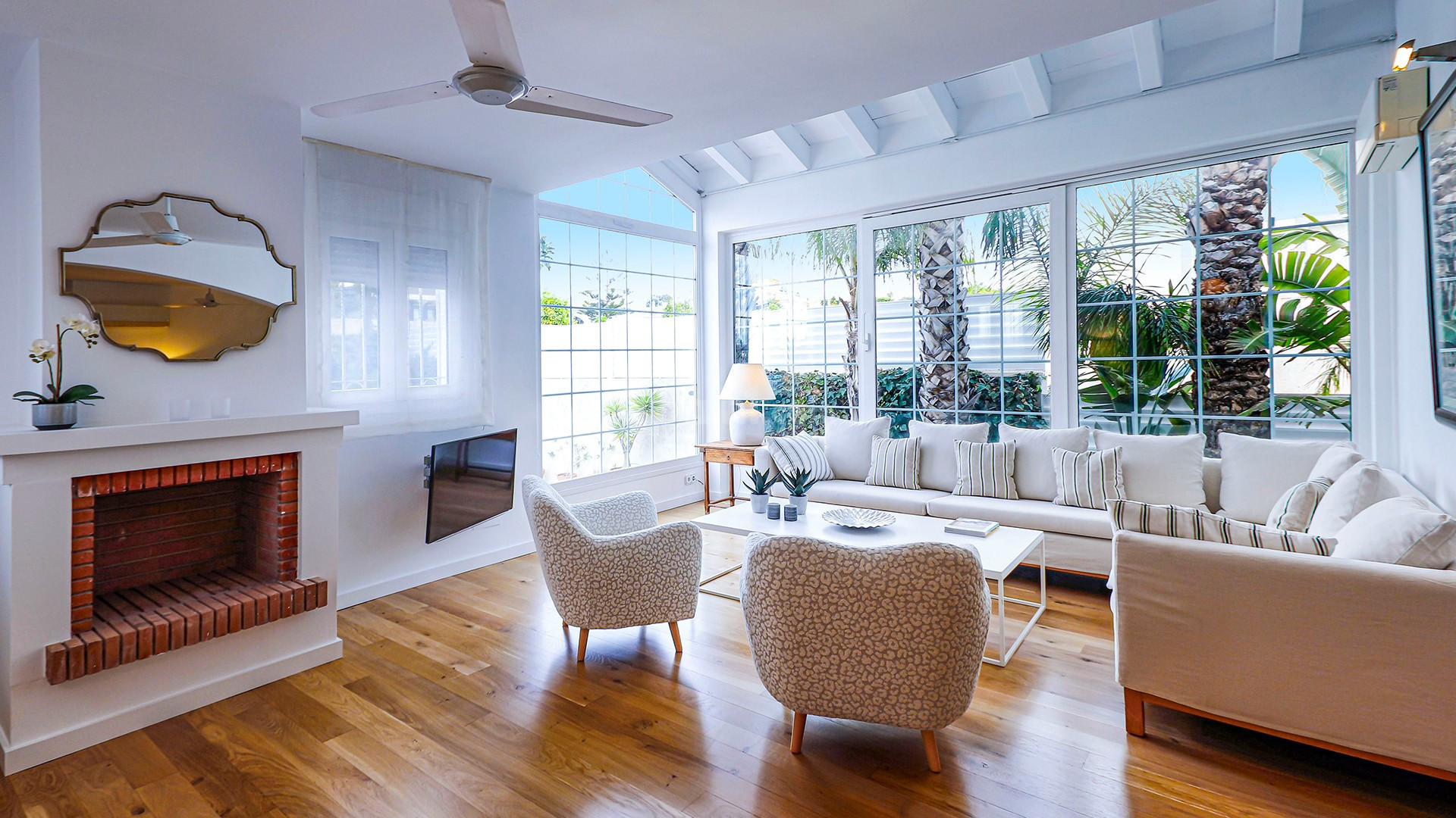 Resale - Villa -
La Marina