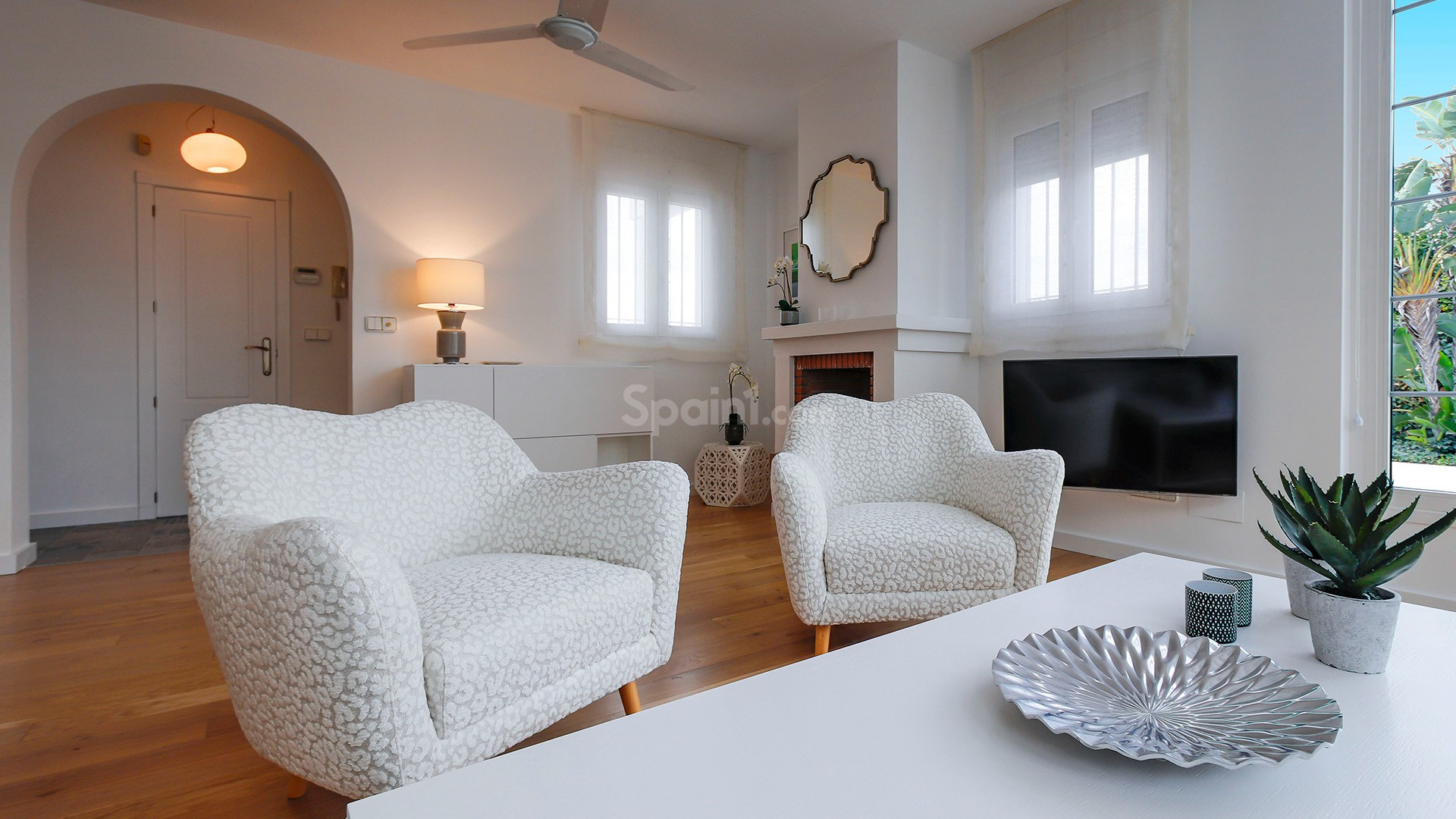 Resale - Villa -
La Marina