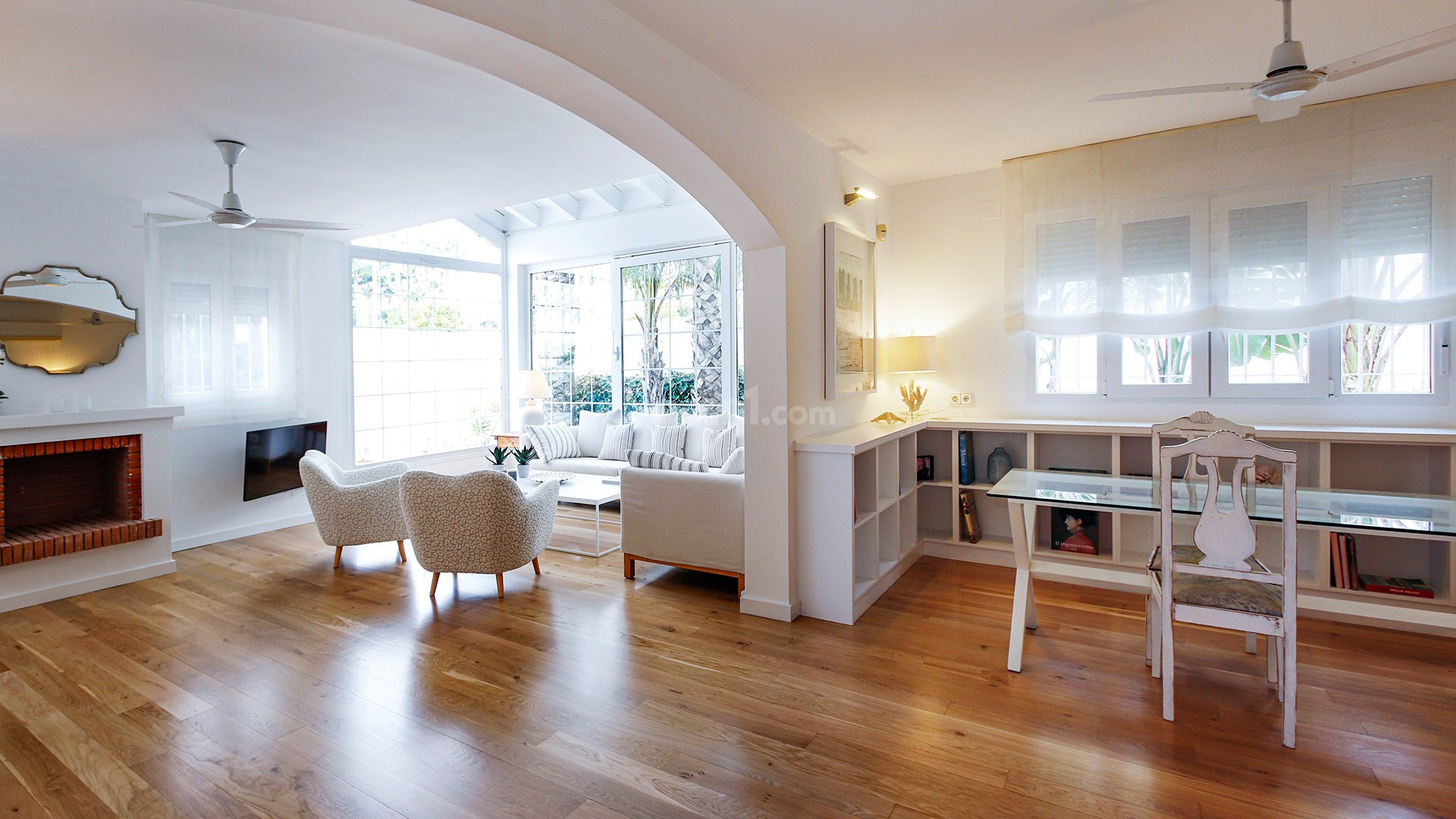 Resale - Villa -
La Marina