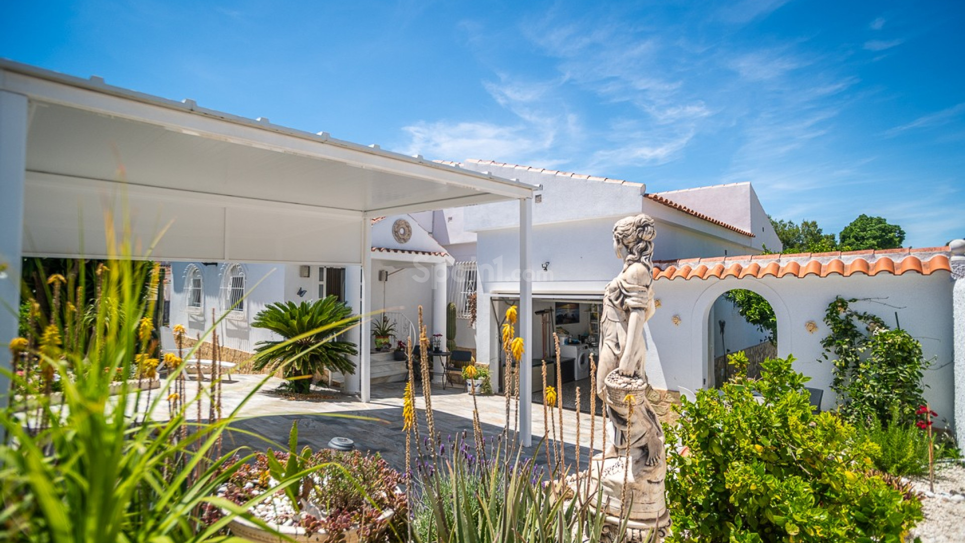 Resale - Villa -
La Marina
