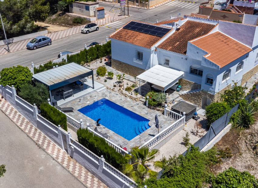 Resale - Villa -
La Marina
