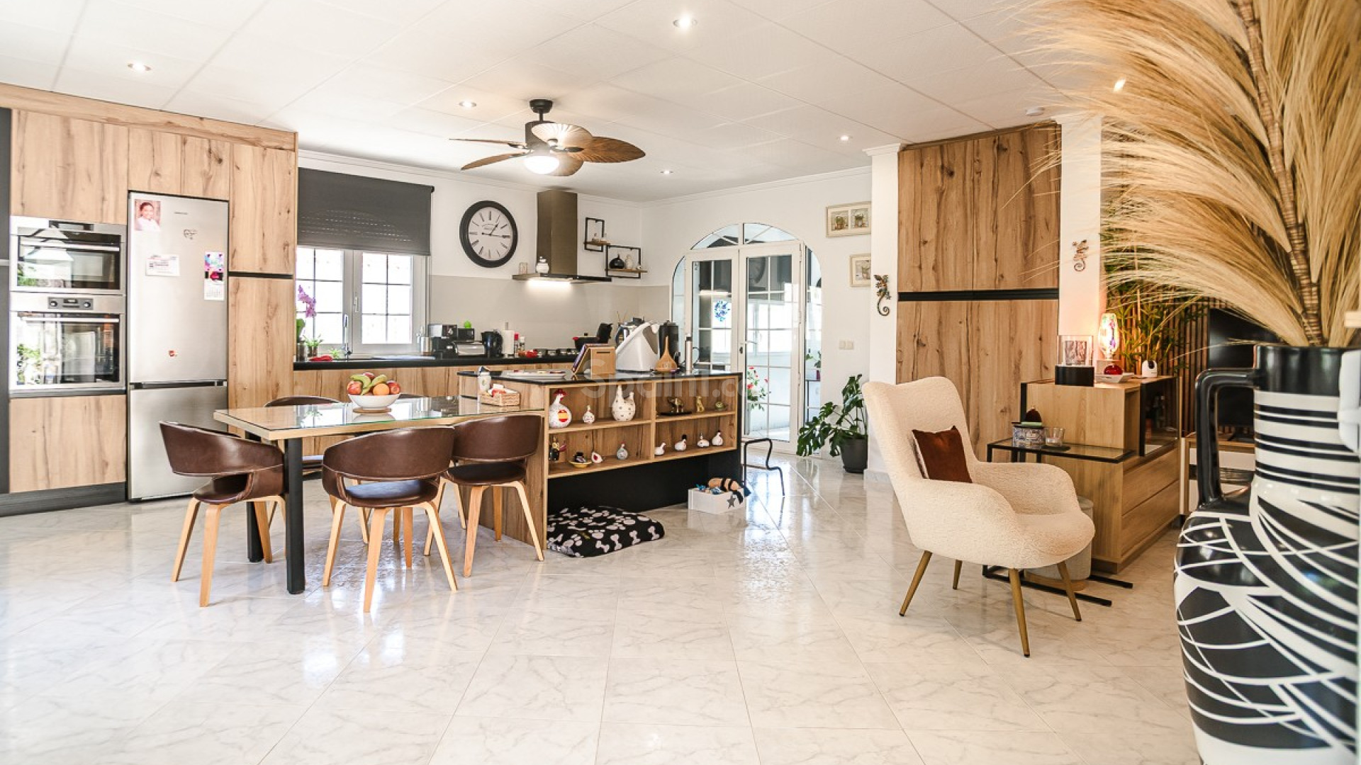 Resale - Villa -
La Marina