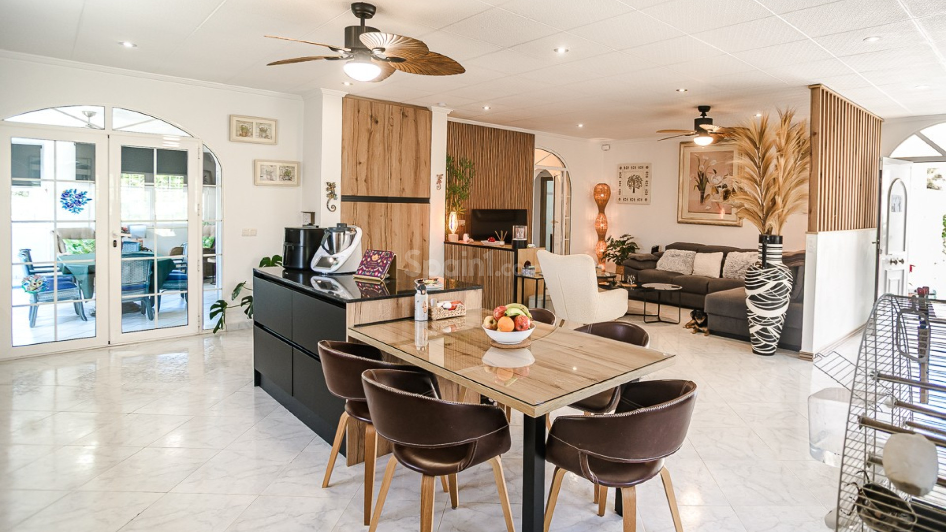 Resale - Villa -
La Marina