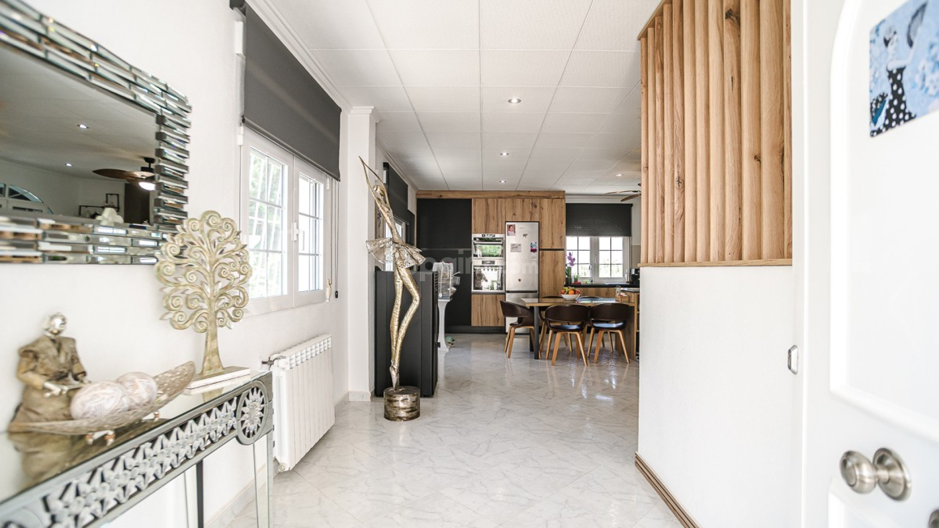 Resale - Villa -
La Marina