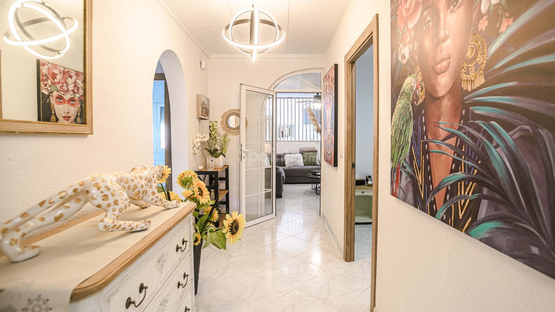 Resale - Villa -
La Marina
