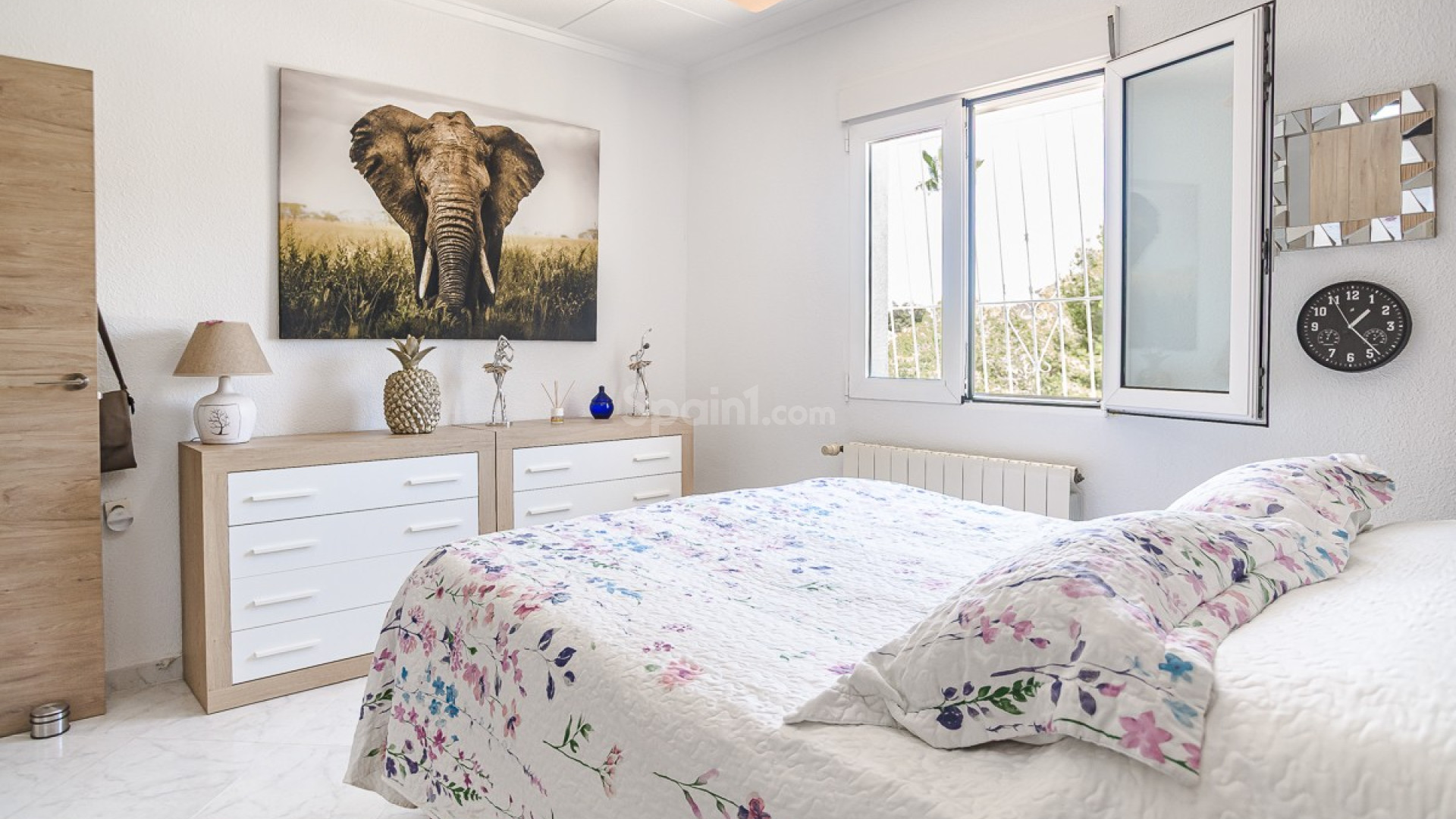 Resale - Villa -
La Marina
