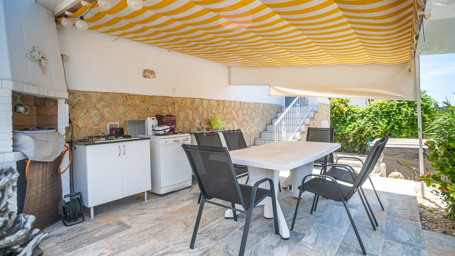 Resale - Villa -
La Marina