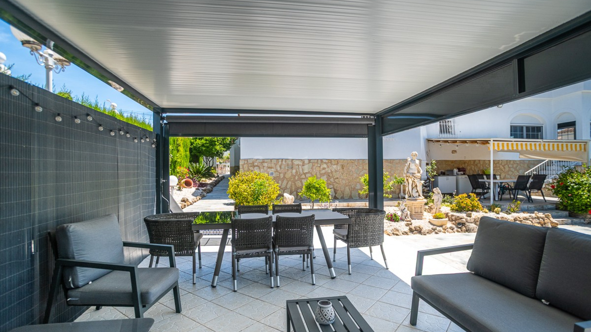 Resale - Villa -
La Marina