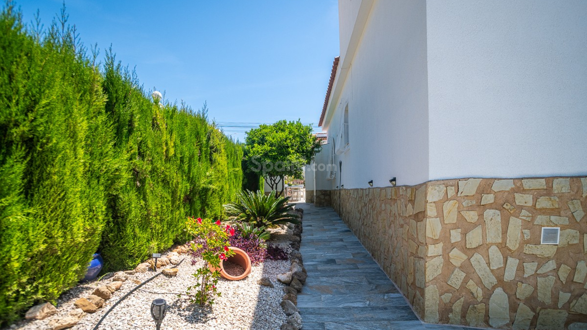 Resale - Villa -
La Marina