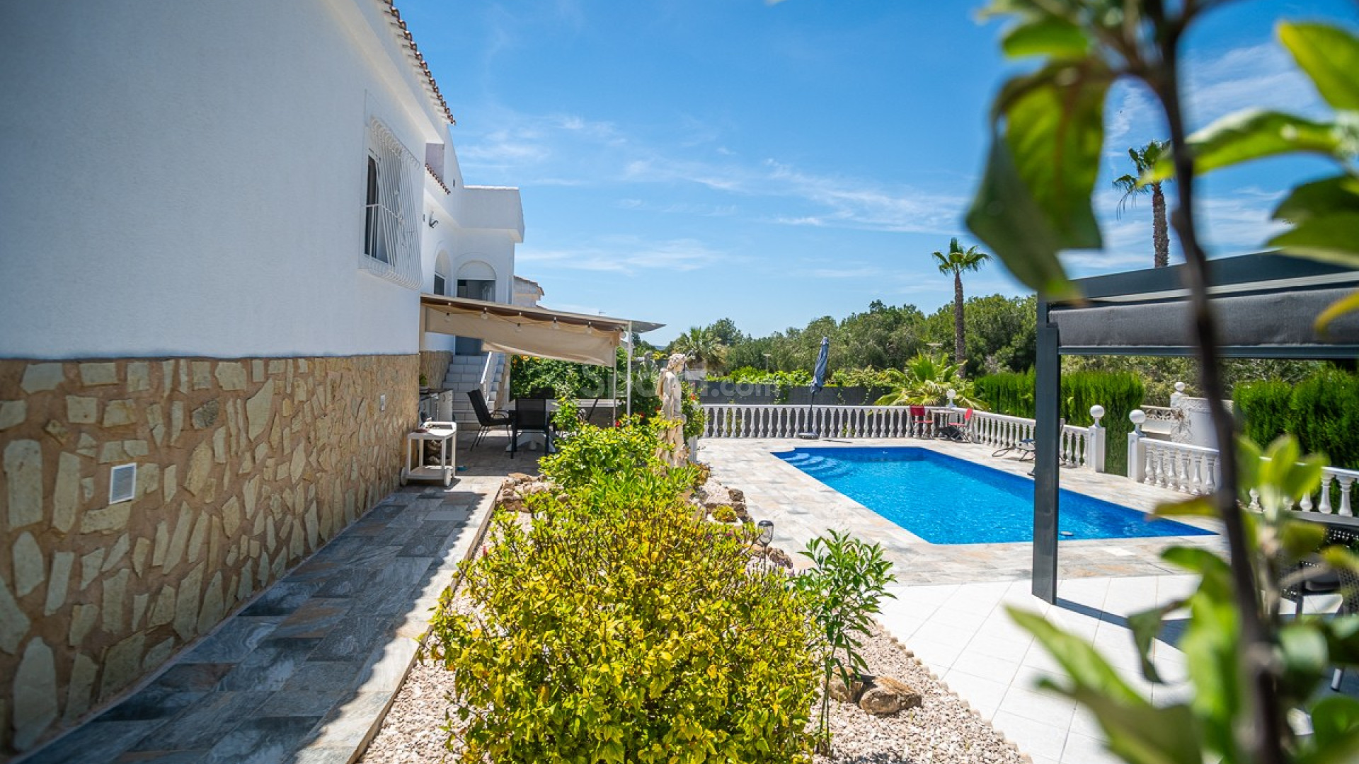 Resale - Villa -
La Marina