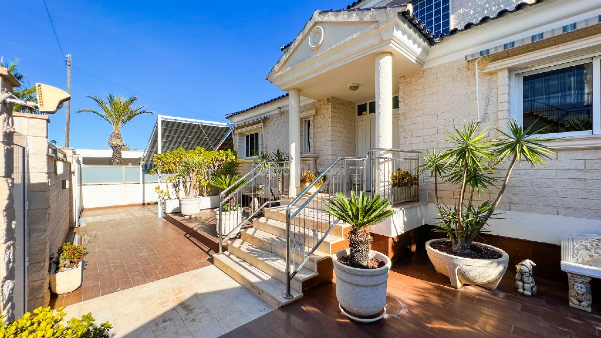 Resale - Villa -
La Mata