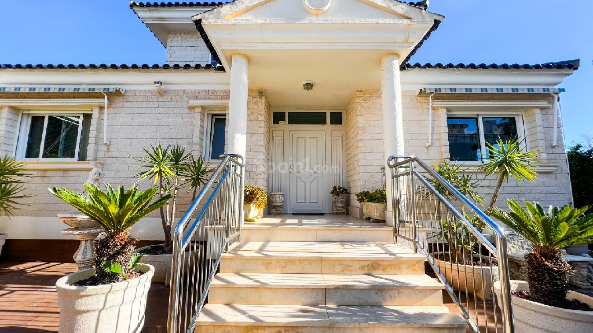 Resale - Villa -
La Mata