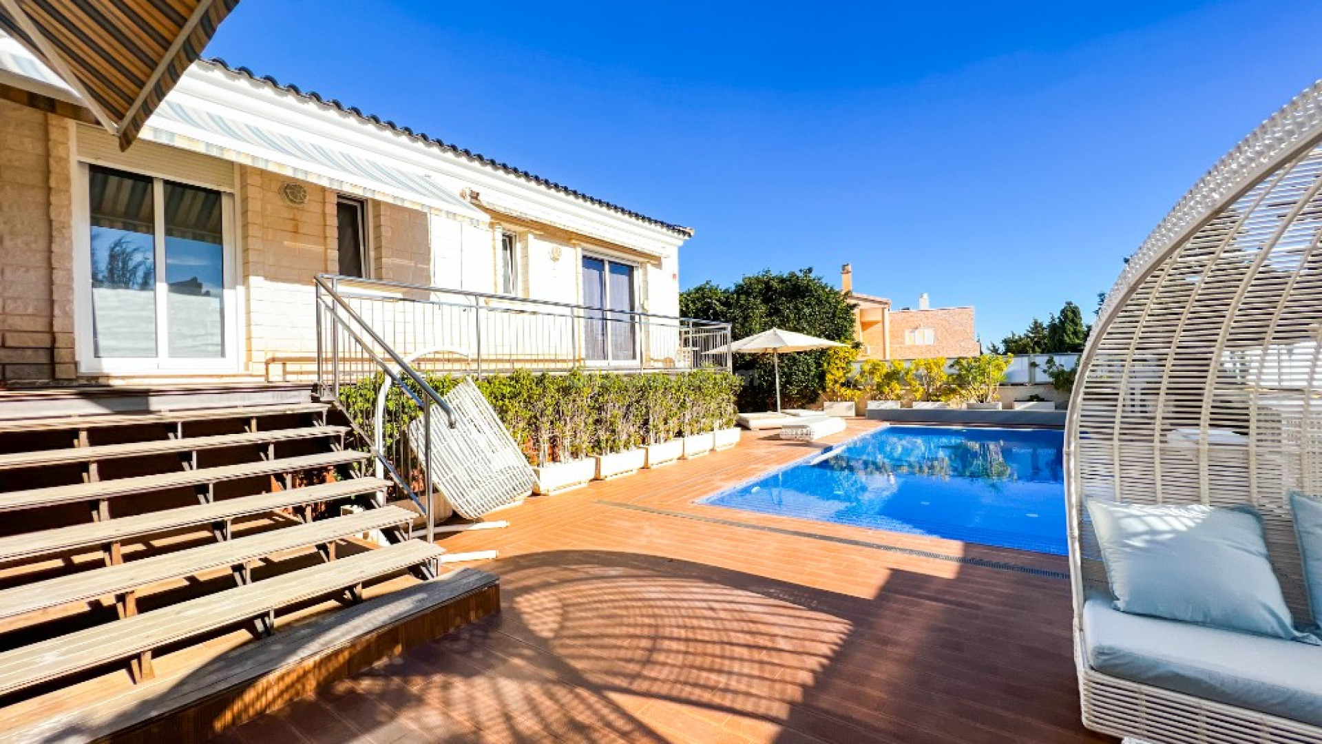 Resale - Villa -
La Mata