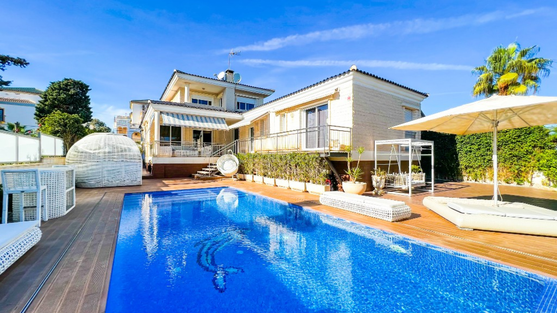 Resale - Villa -
La Mata