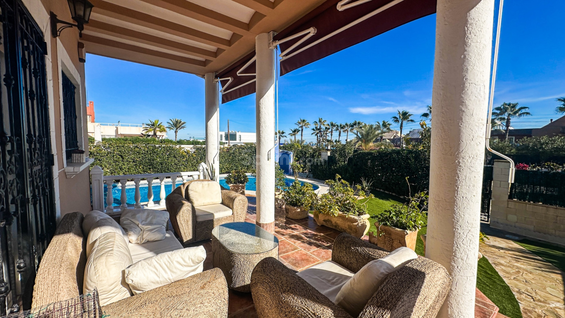 Resale - Villa -
La Mata