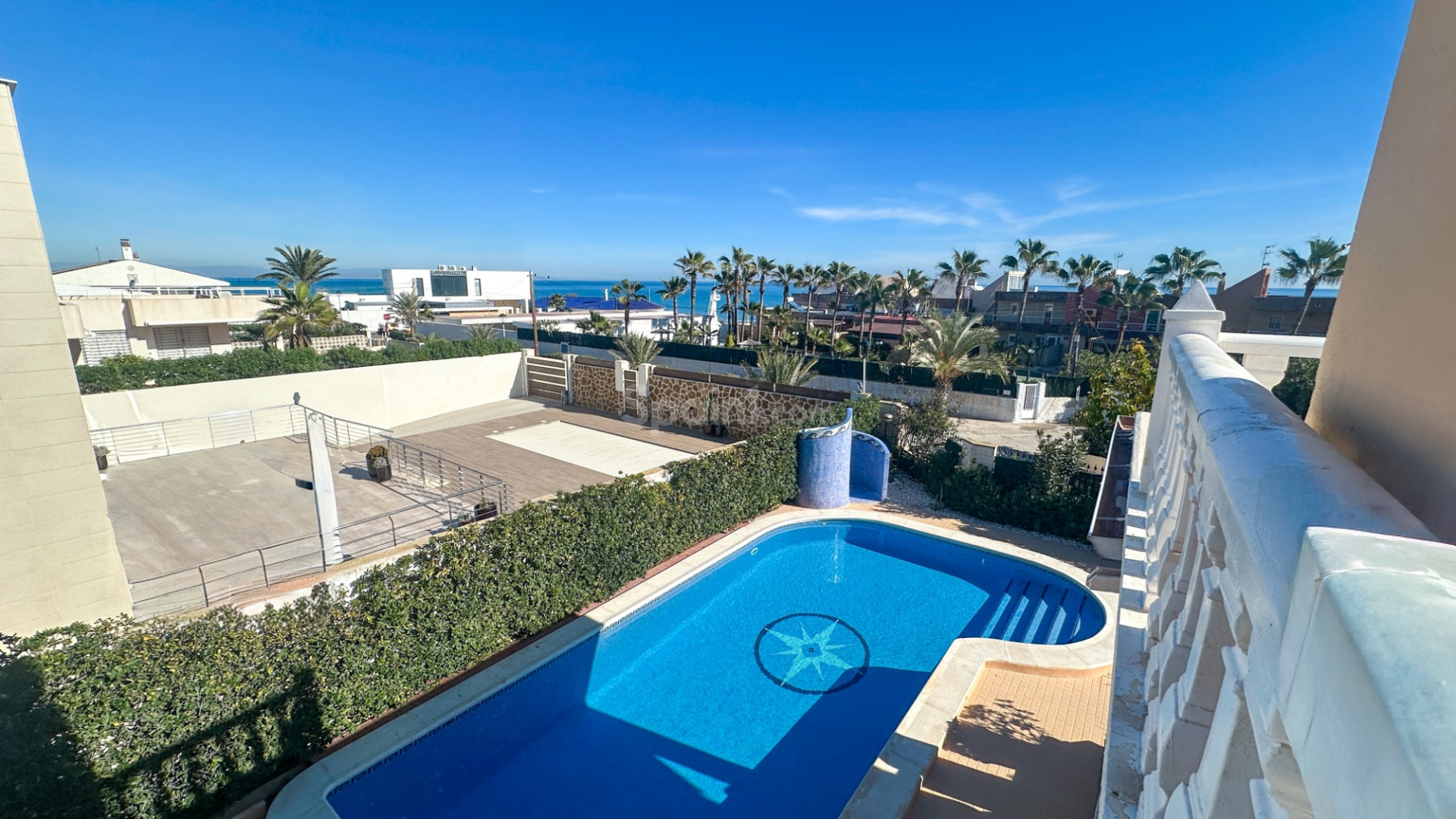 Resale - Villa -
La Mata