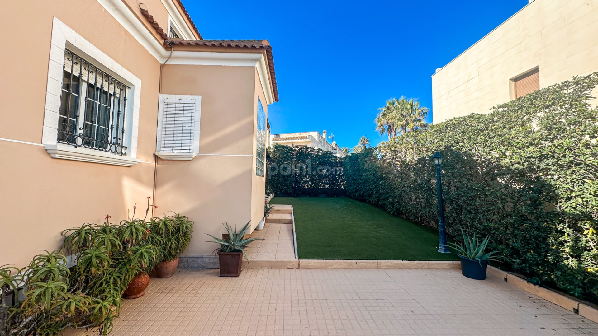 Resale - Villa -
La Mata
