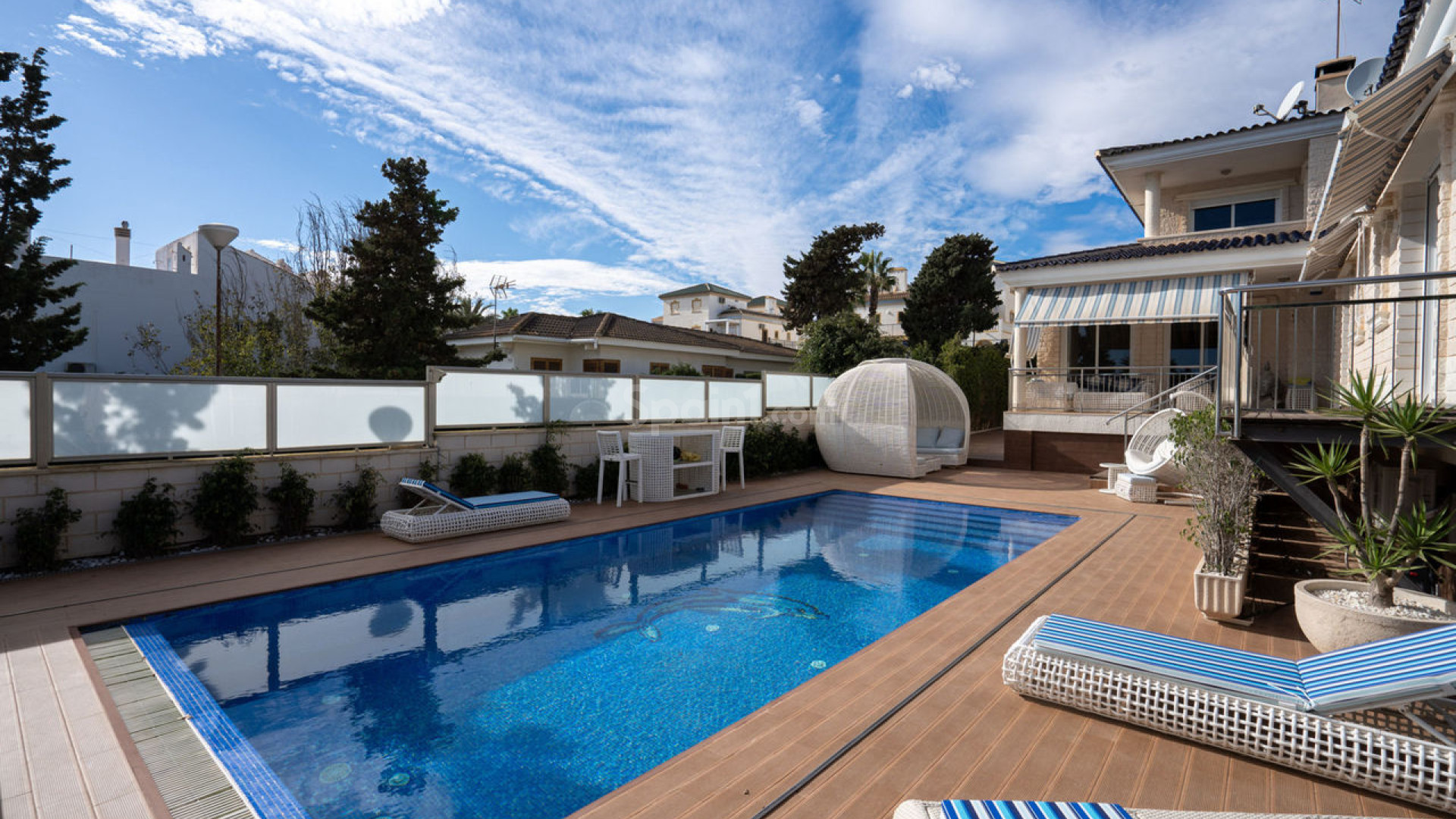 Resale - Villa -
La Mata