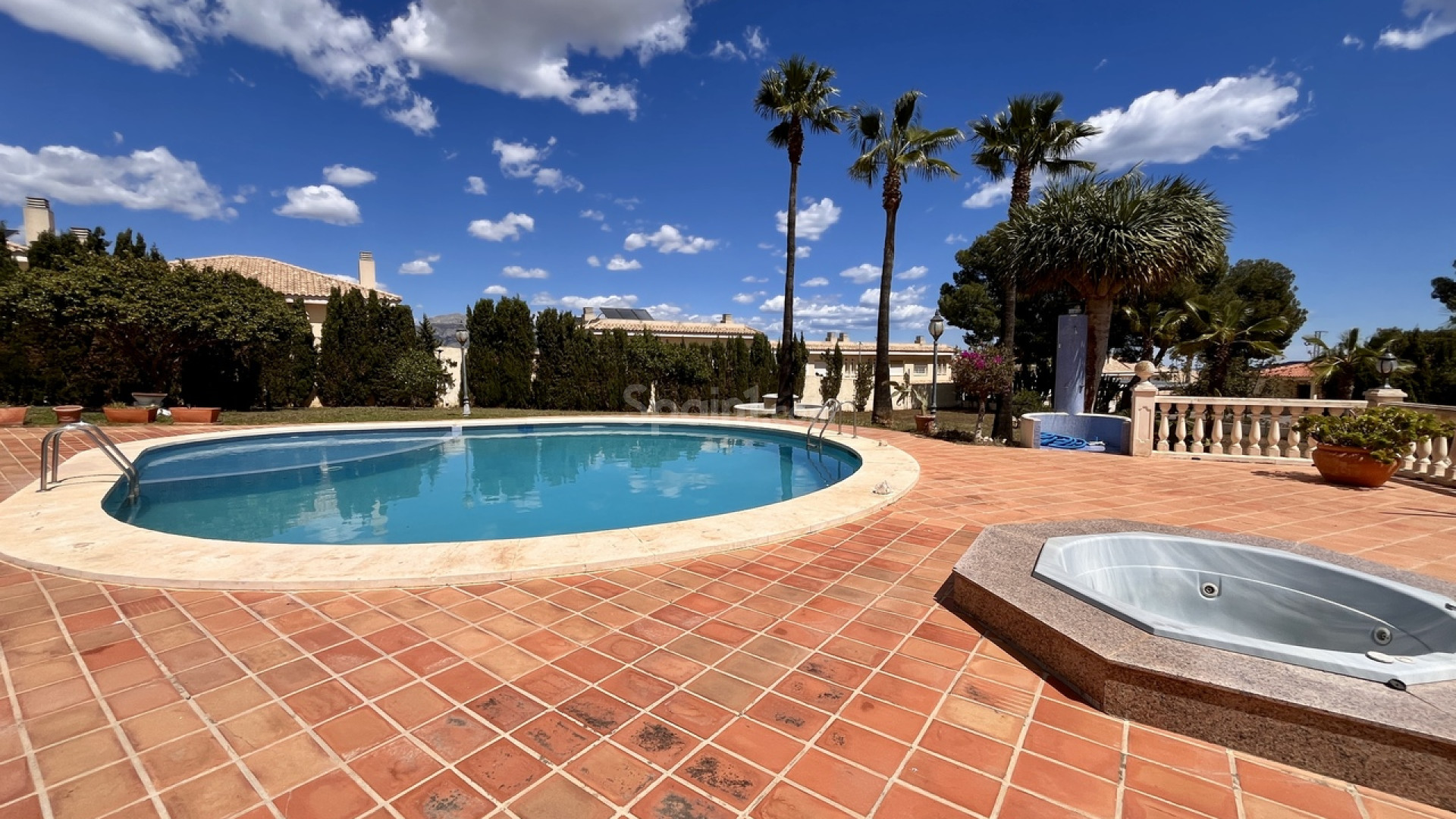 Resale - Villa -
La Nucía