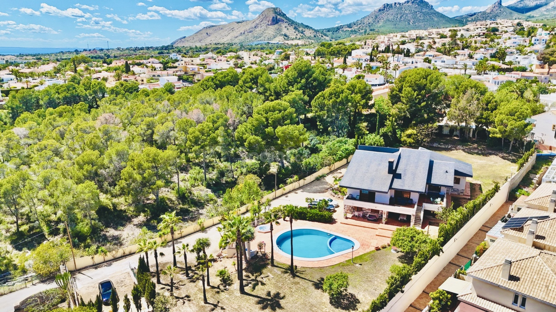 Resale - Villa -
La Nucía