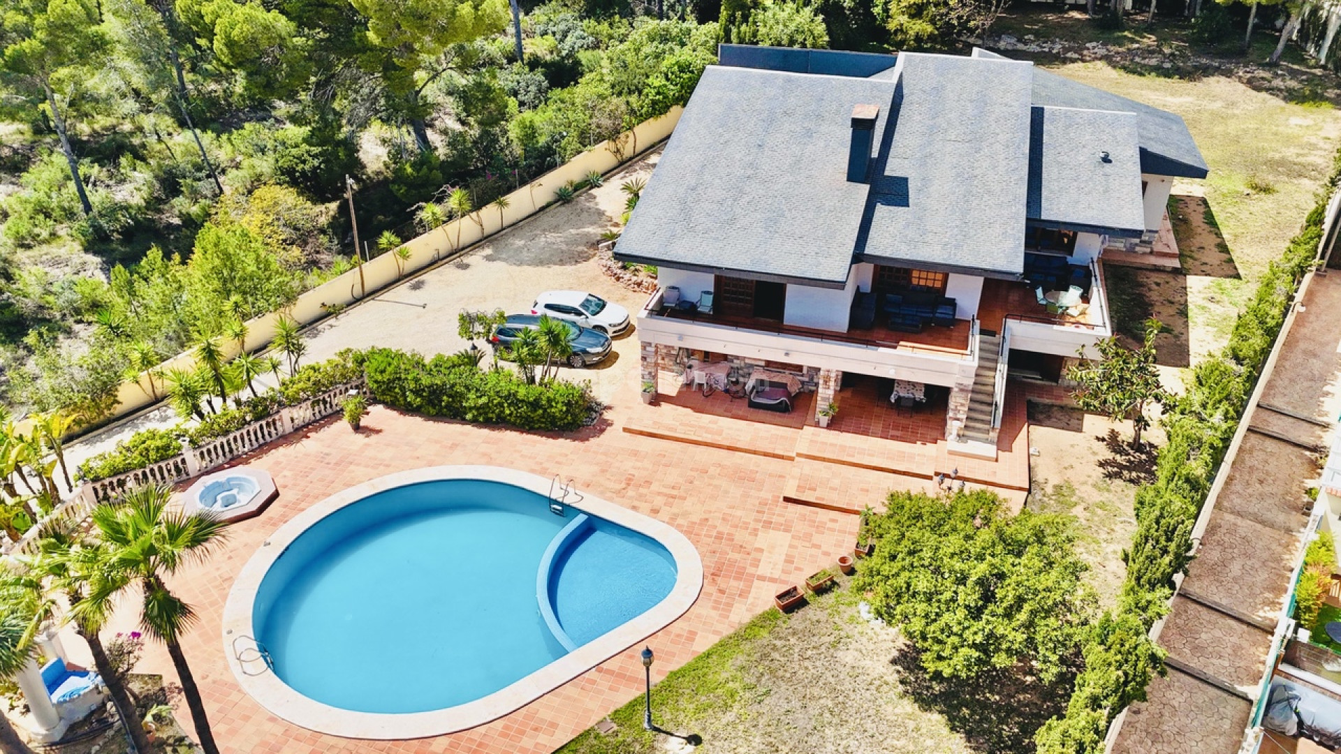 Resale - Villa -
La Nucía