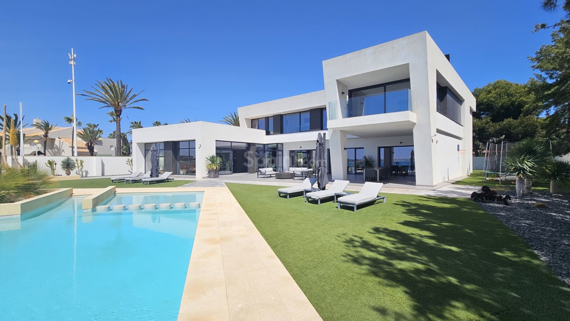 Resale - Villa -
La Zenia