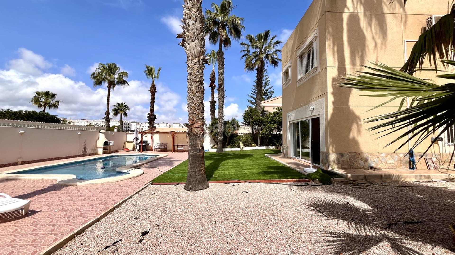 Resale - Villa -
La Zenia