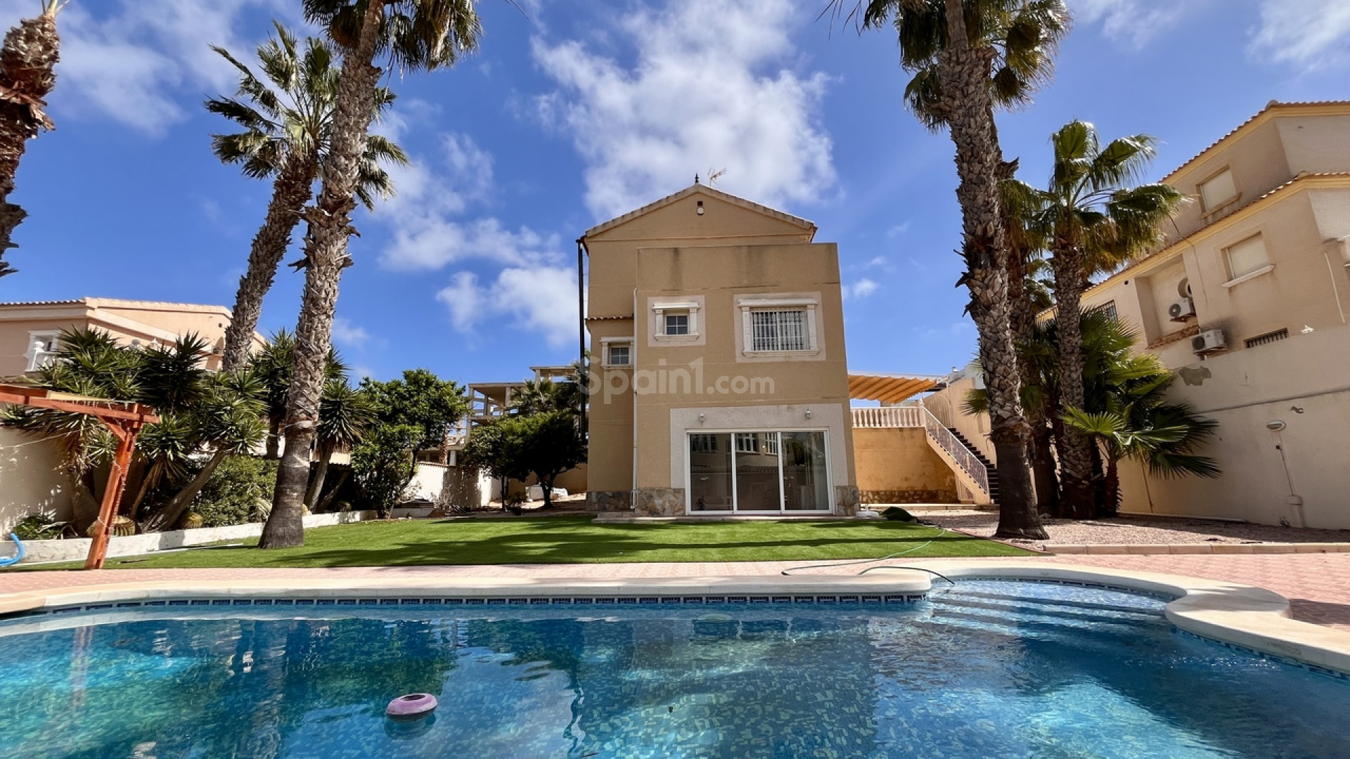 Resale - Villa -
La Zenia