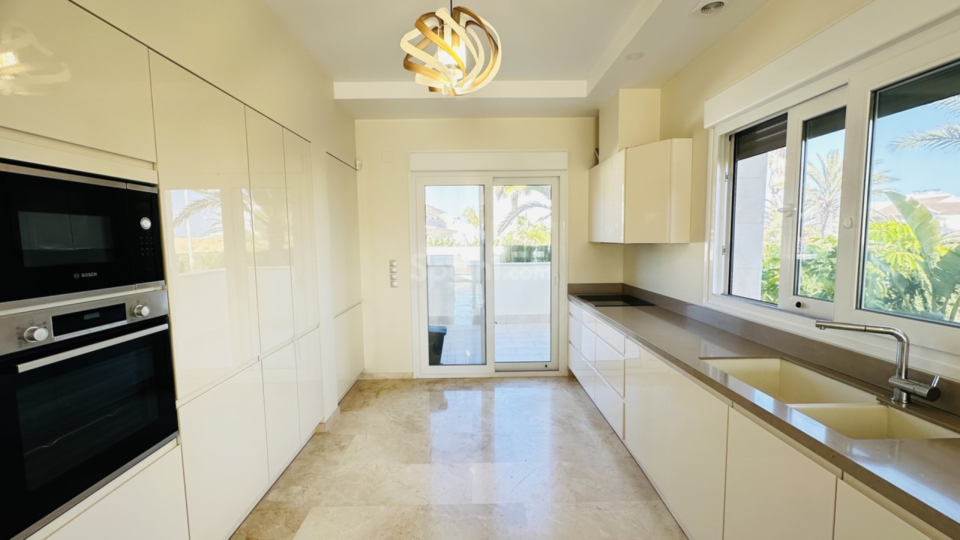 Resale - Villa -
La Zenia