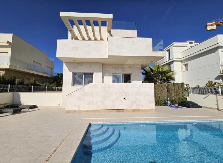 Resale - Villa -
La Zenia