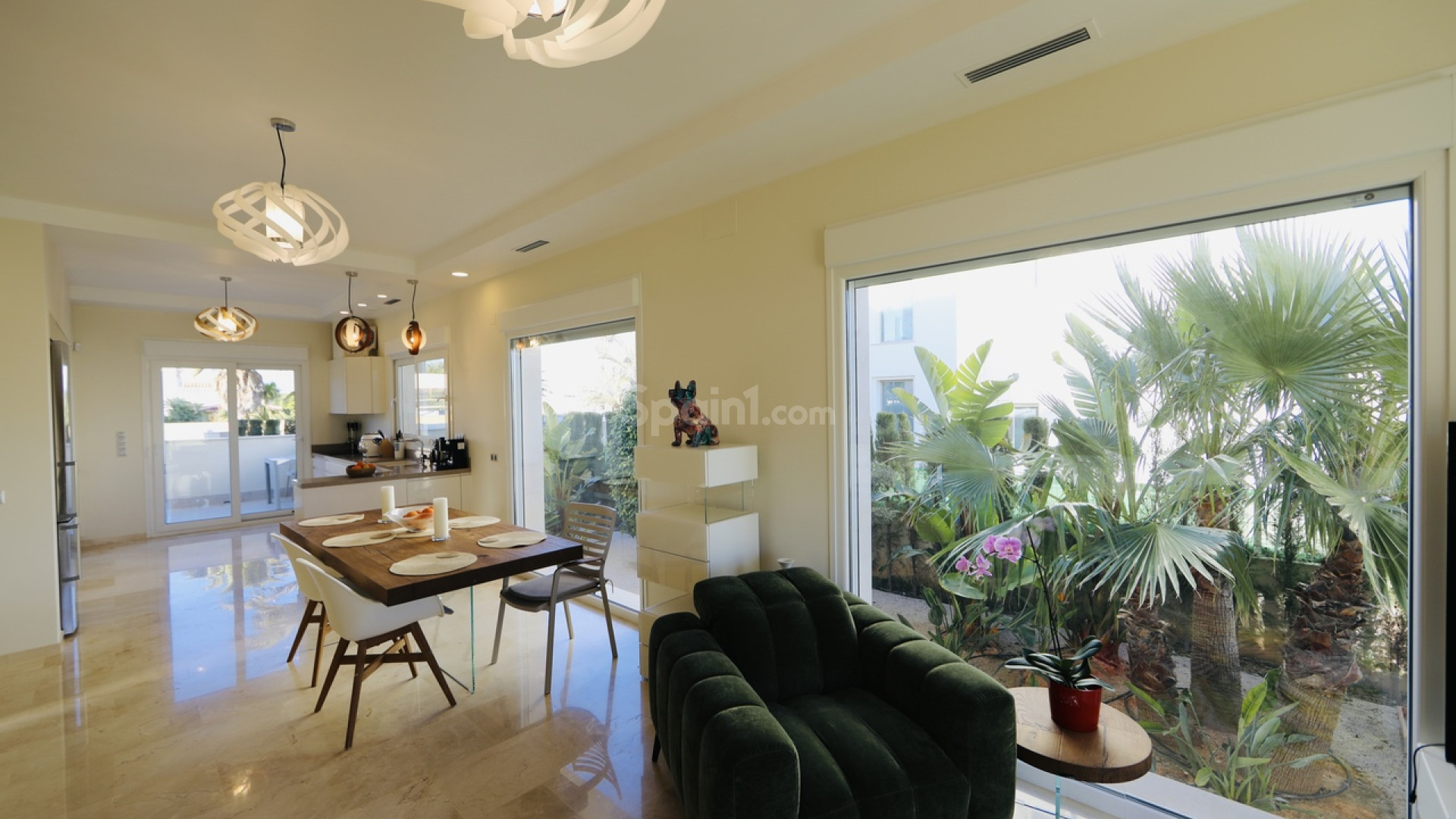 Resale - Villa -
La Zenia