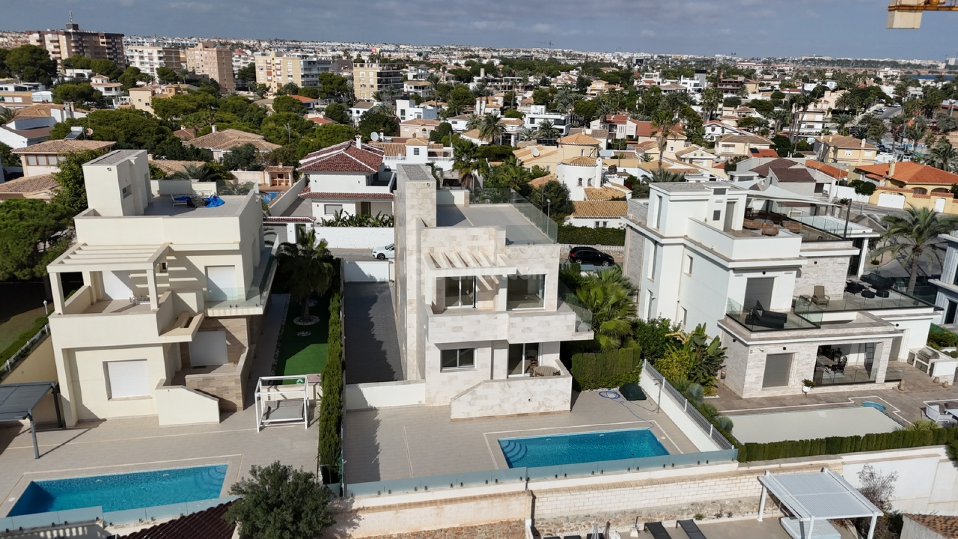Resale - Villa -
La Zenia