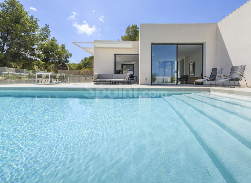 Resale - Villa -
Las Colinas Golf Resort