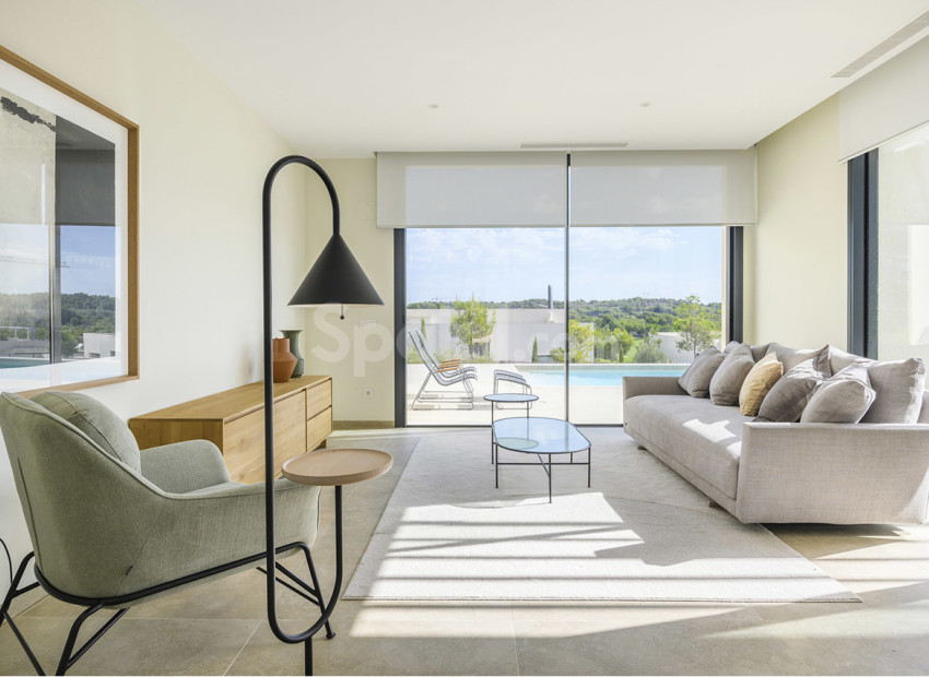 Resale - Villa -
Las Colinas Golf Resort