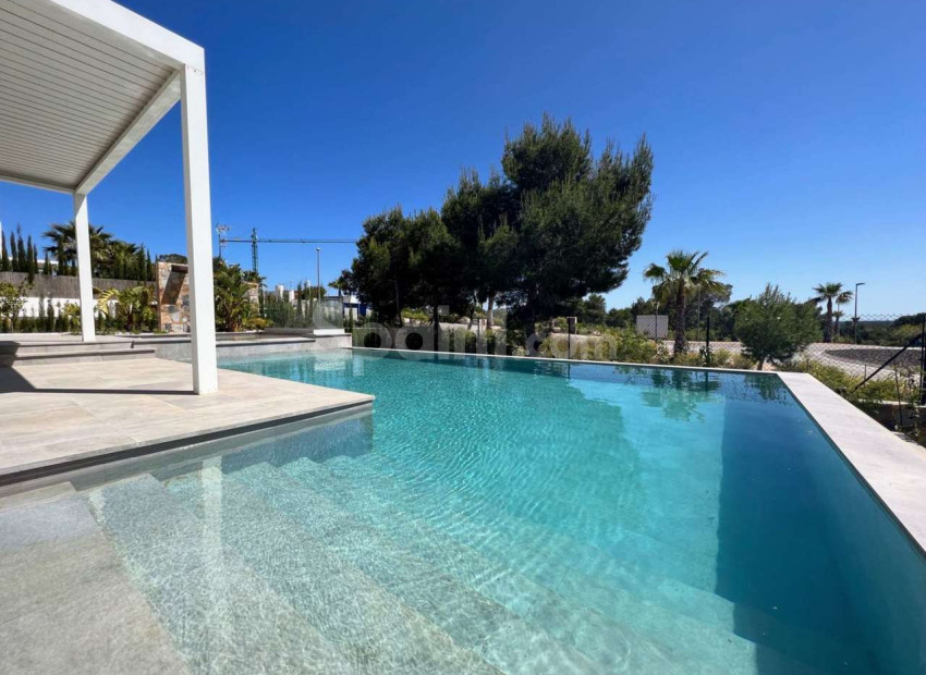 Resale - Villa -
Las Colinas Golf Resort