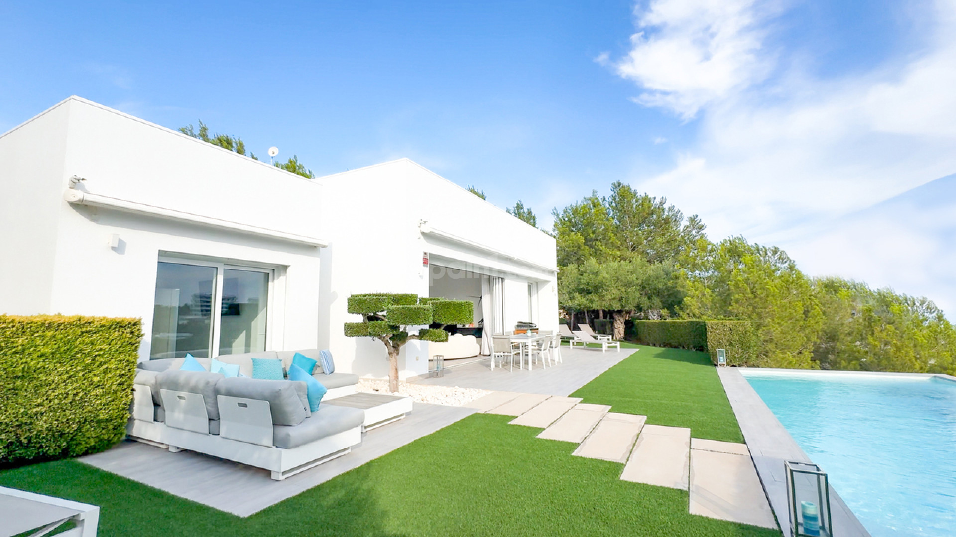 Resale - Villa -
Las Colinas Golf Resort