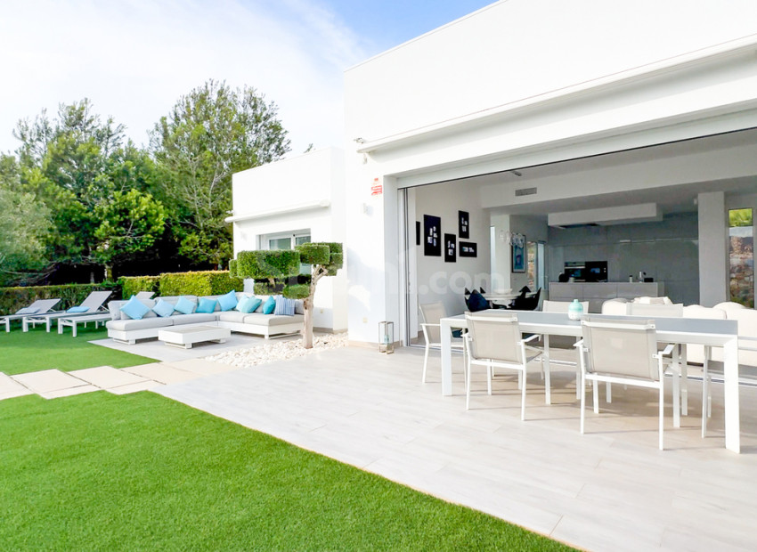 Resale - Villa -
Las Colinas Golf Resort