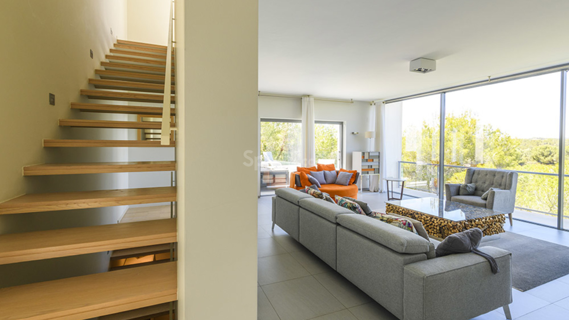 Resale - Villa -
Las Colinas Golf Resort