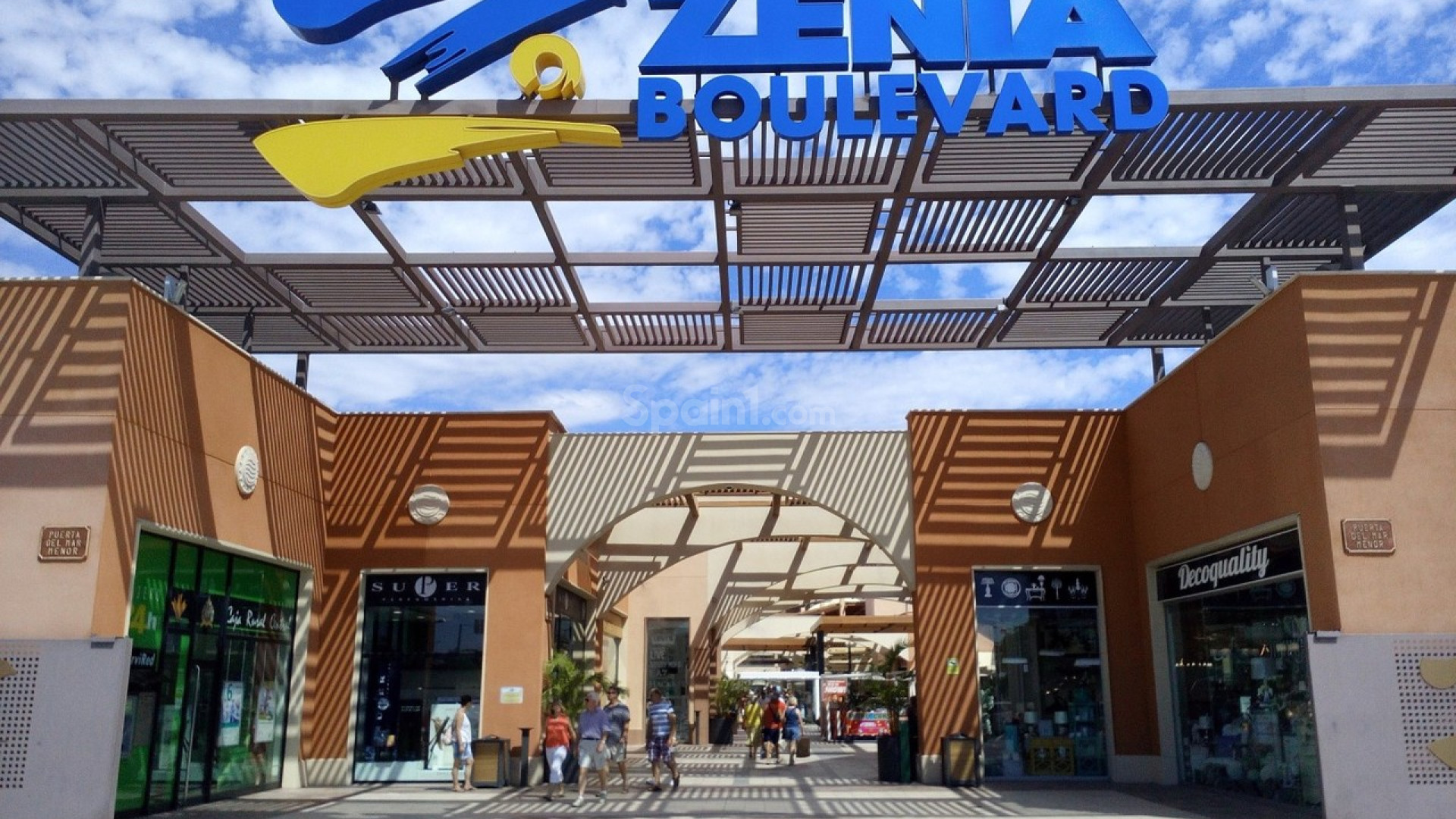 Resale - Villa -
Las Colinas Golf Resort