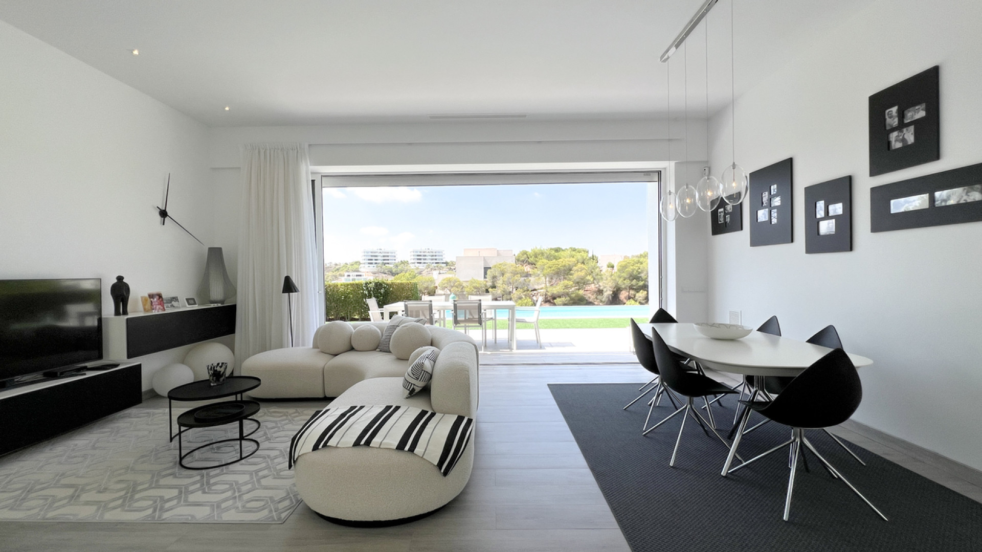 Resale - Villa -
Las Colinas Golf Resort