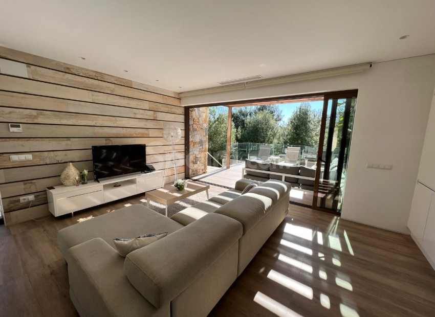 Resale - Villa -
Las Colinas - Las Colinas Golf