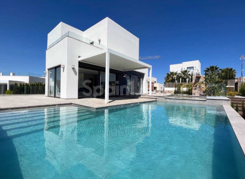 Resale - Villa -
Las Colinas - Las Colinas Golf