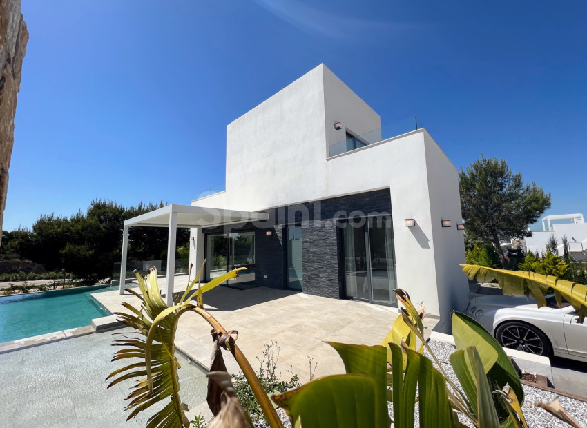 Resale - Villa -
Las Colinas