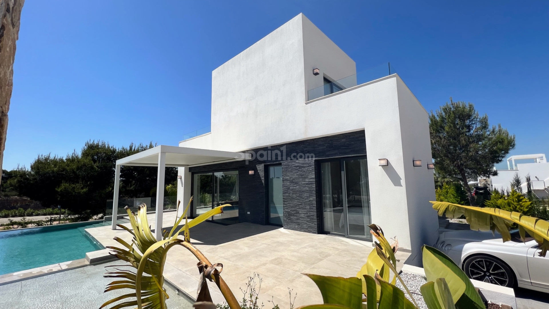Resale - Villa -
Las Colinas